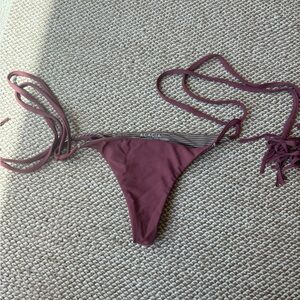 Acacia Bottoms